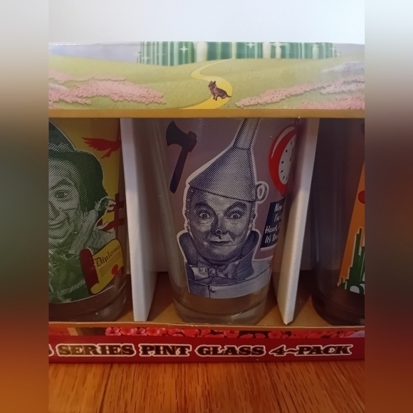 Vintage BNIB Wizard Of Oz Collector's Pint Glass 4 Pack - Picture 5 of 13